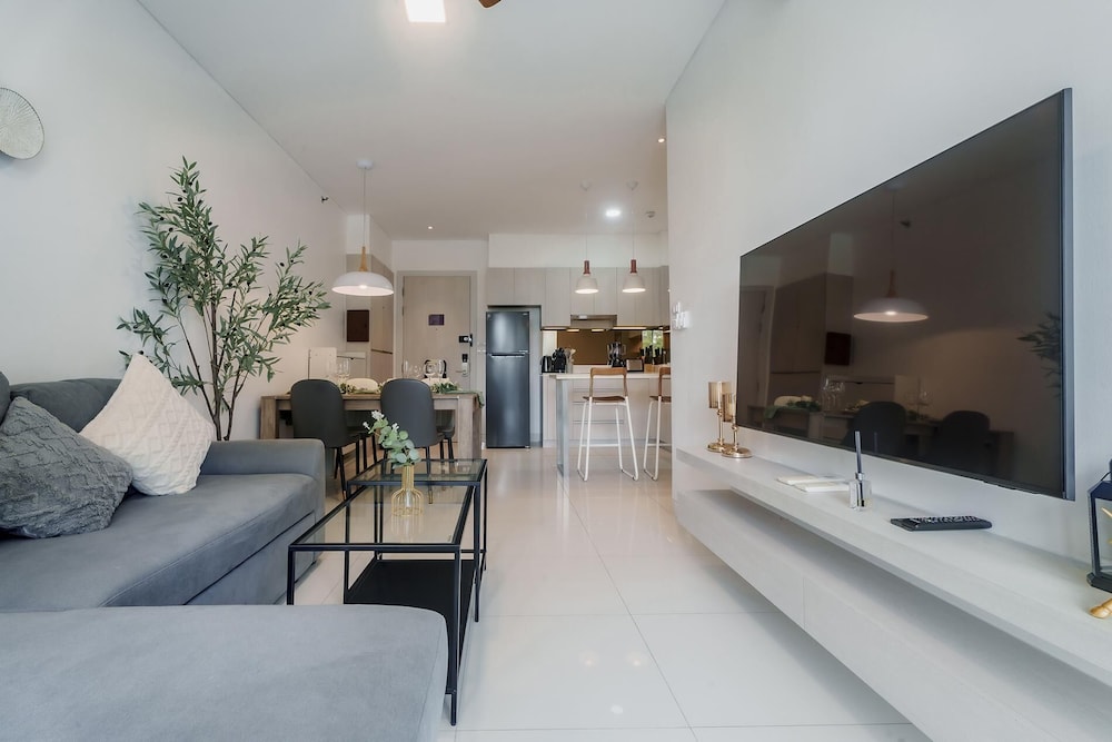 Cassia Exclusive Lake View Condo, Bang Tao Beach