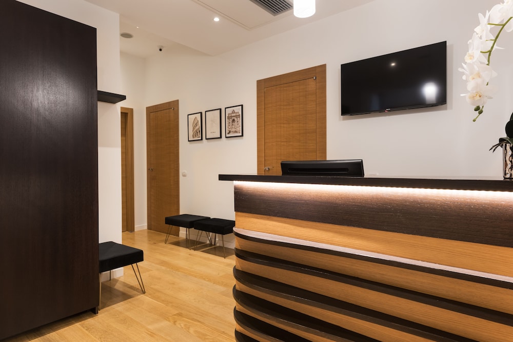 At 41 Luxury Suites & Rooms