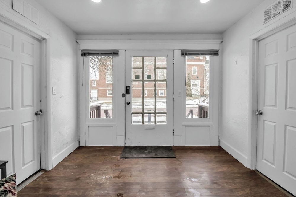 Cozy 3BR Near UB & Niagara Falls - Pet Friendly