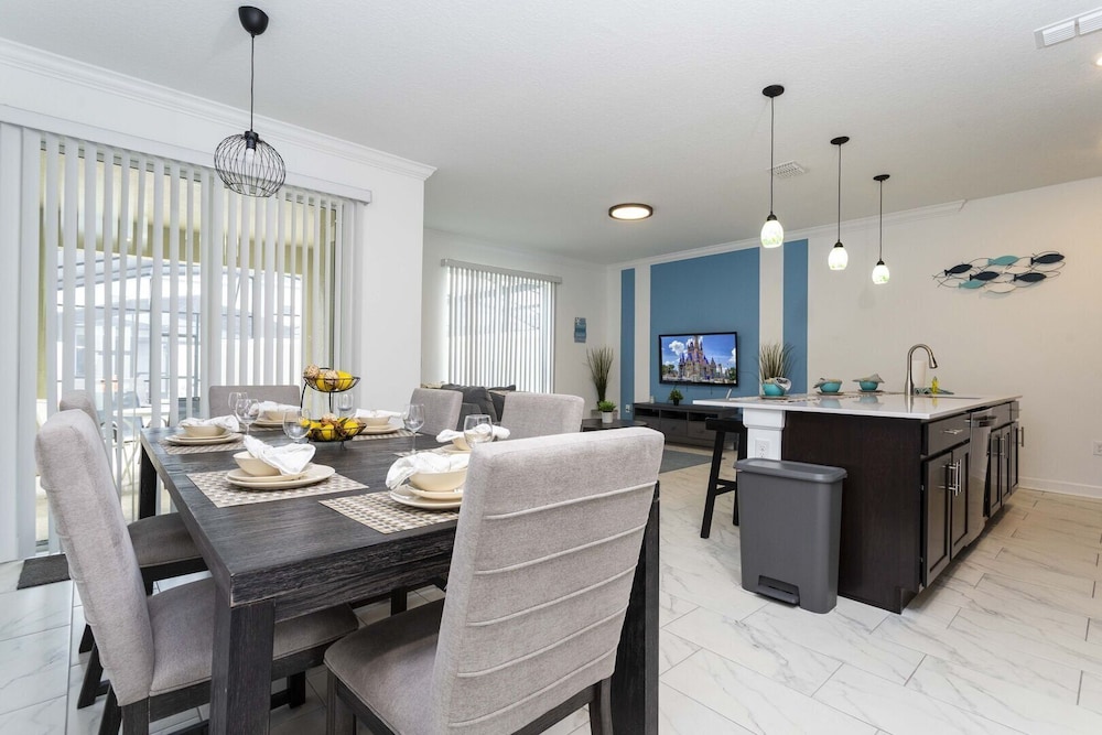 4br/3ba Private Pool Storey Lake Resort Best Location Near Disney!