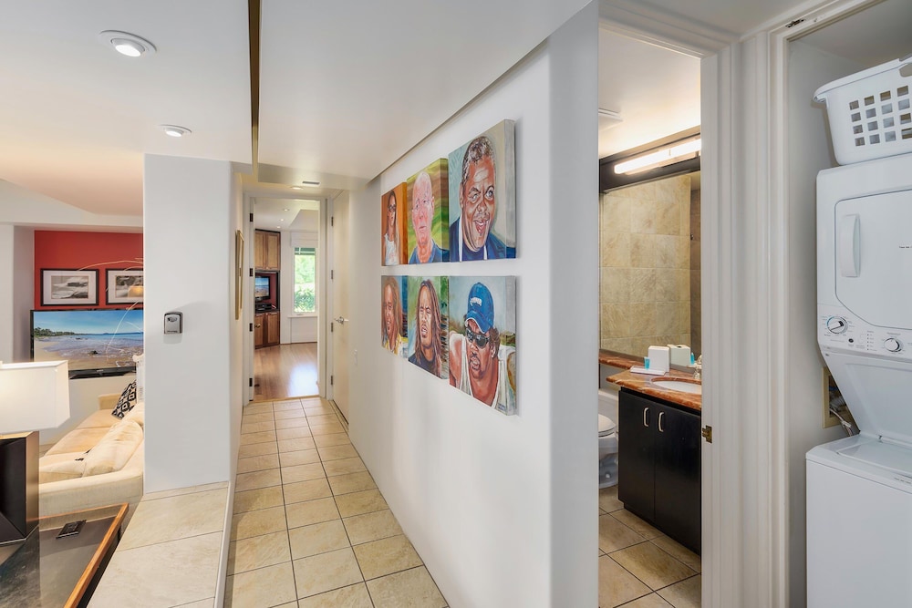 Tropical Paradise in Luxurious 1br, 2ba Ground Floor Unit, Garden View, Palms 801