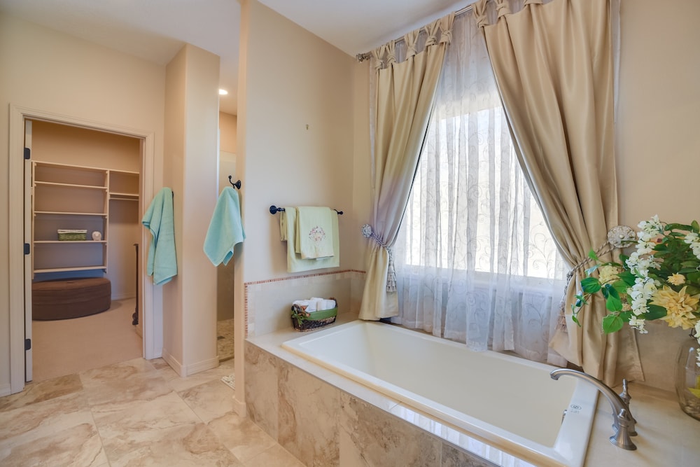 Rio Rancho Vacation Rental: 17 Mi to Albuquerque! view 2