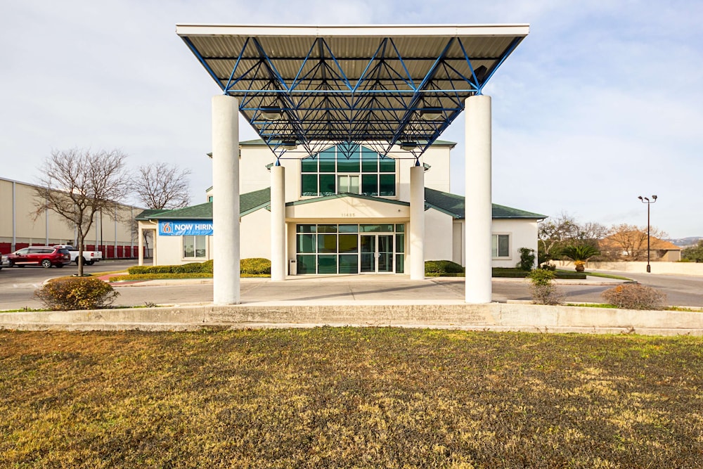 Motel 6 San Antonio, TX - Sea World North
