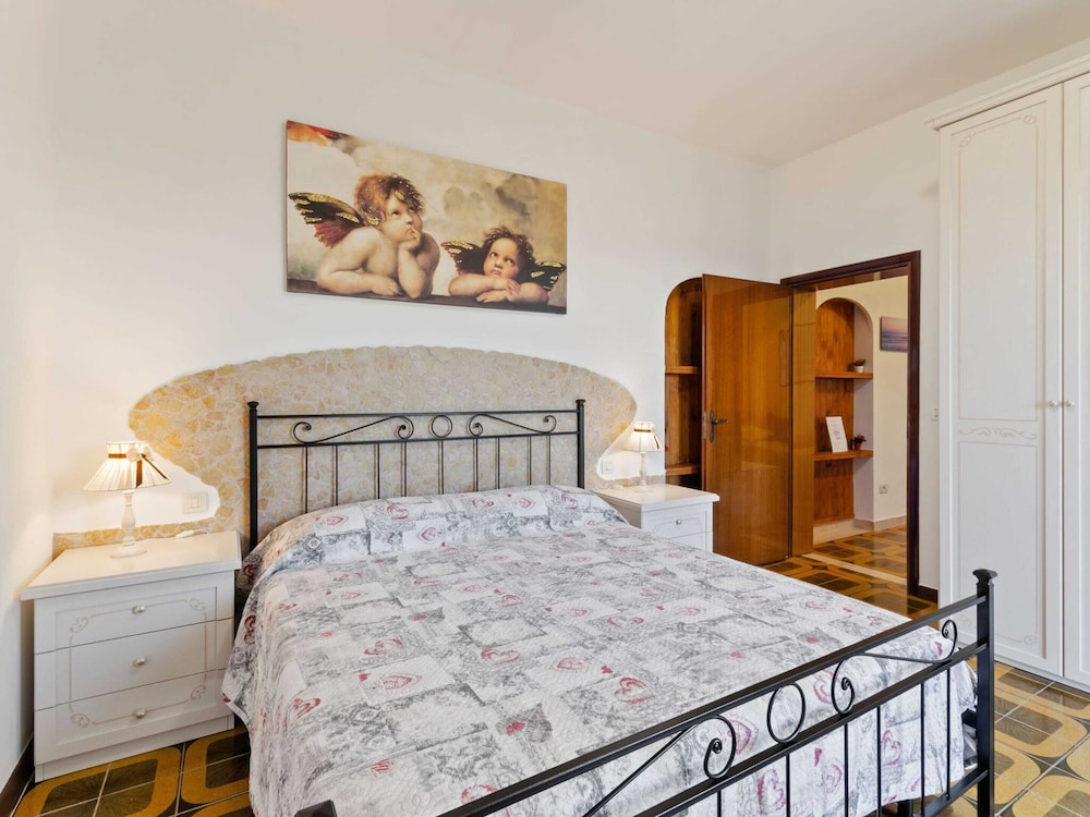 Belvilla by OYO Pleasant Apartment With Courtyard view 5