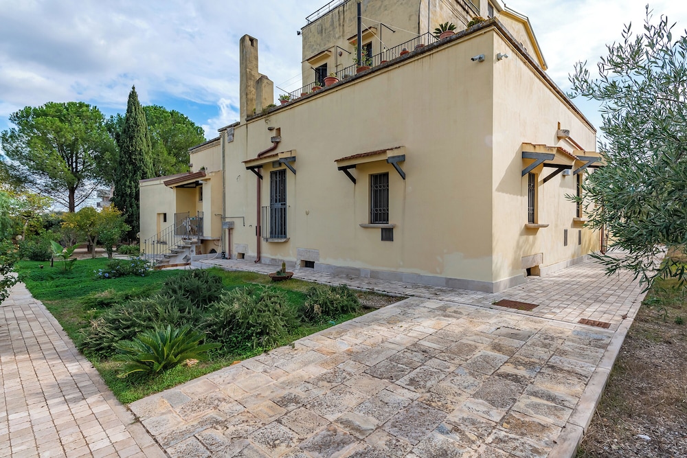 Nella Apartment With Pool