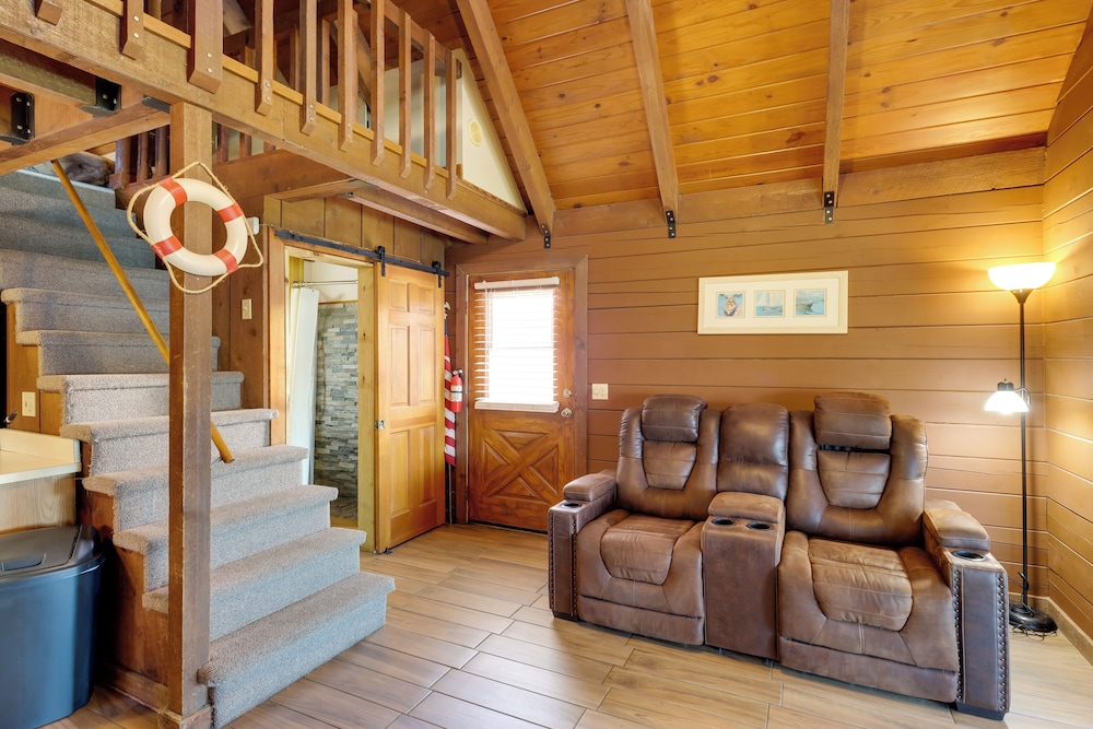 Lake Okeechobee Cabin w/ Boat Launch & Patio