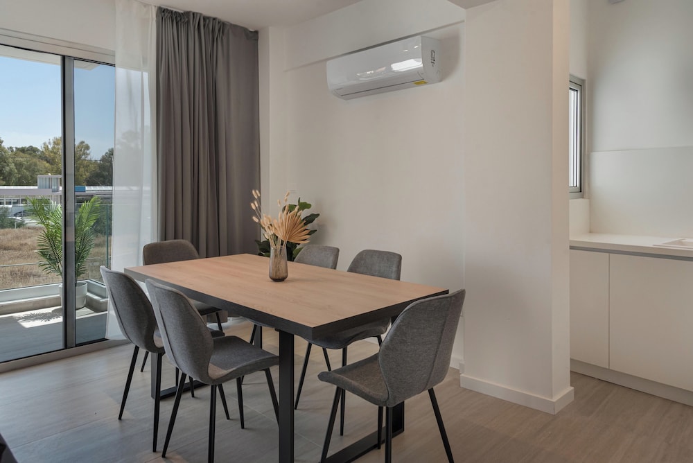 Phaedrus Living: Travertine Residences 101