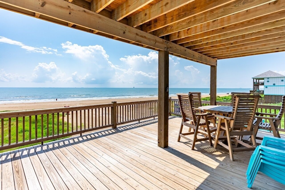 Oceanfront Manor 4 Bedroom Home
