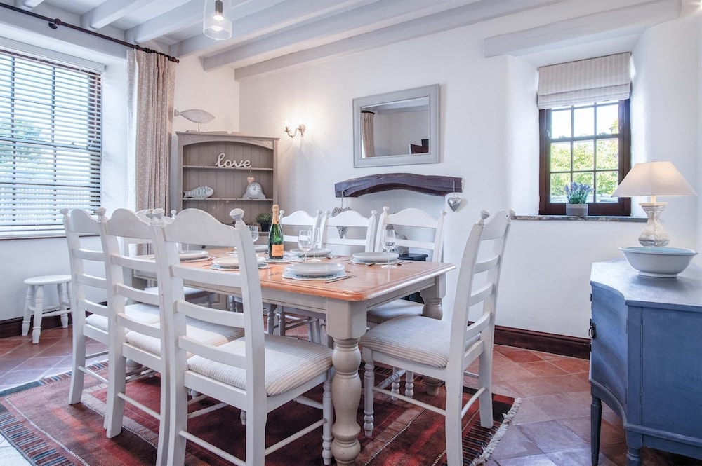 Tregoyr - 3 Bedroom Holiday Home - St Florence