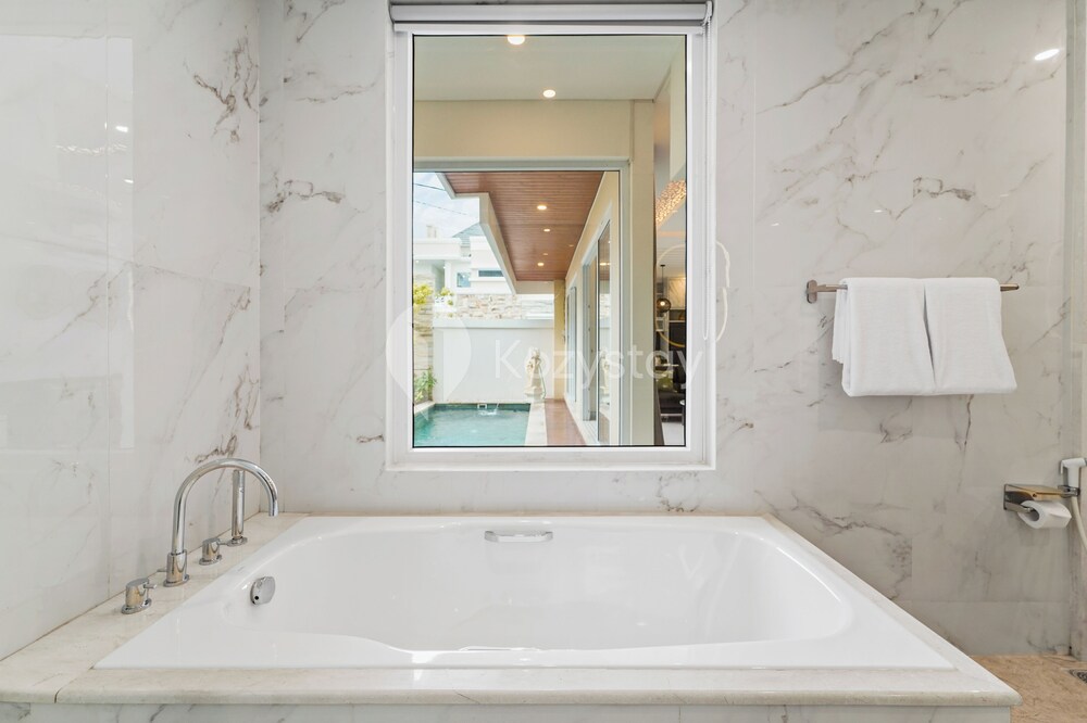 Serava Villa by Kozystay - Canggu