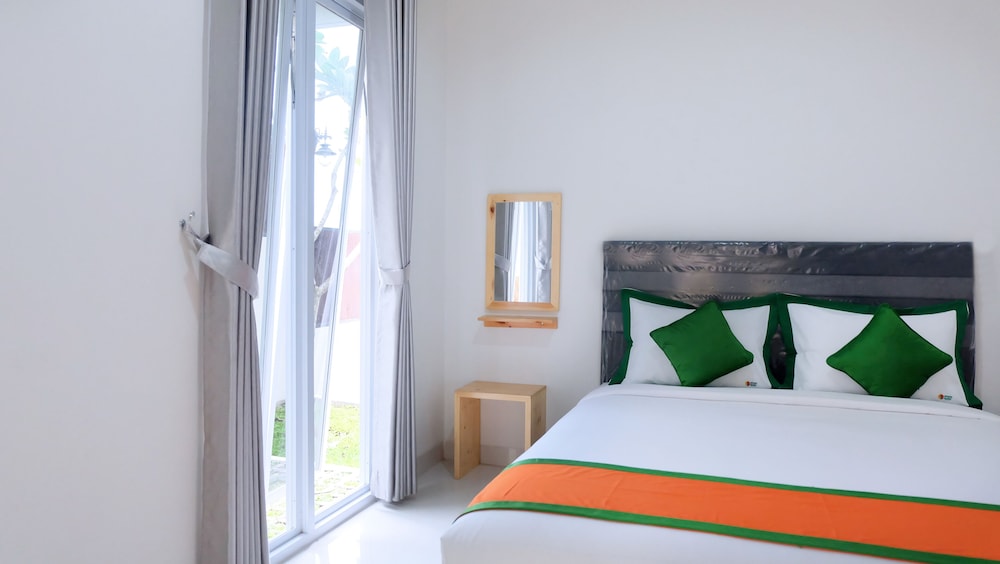 Villa Jogja Grand Bale with Private Pool by Simply Homy view 4