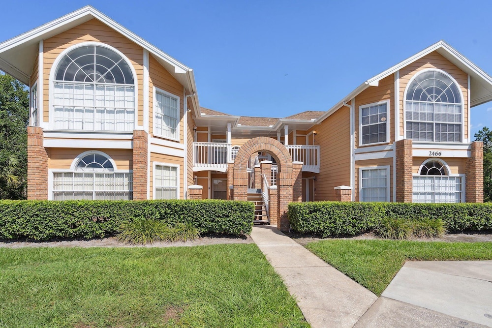 2466 Sweetwater Club Circle Unit 4