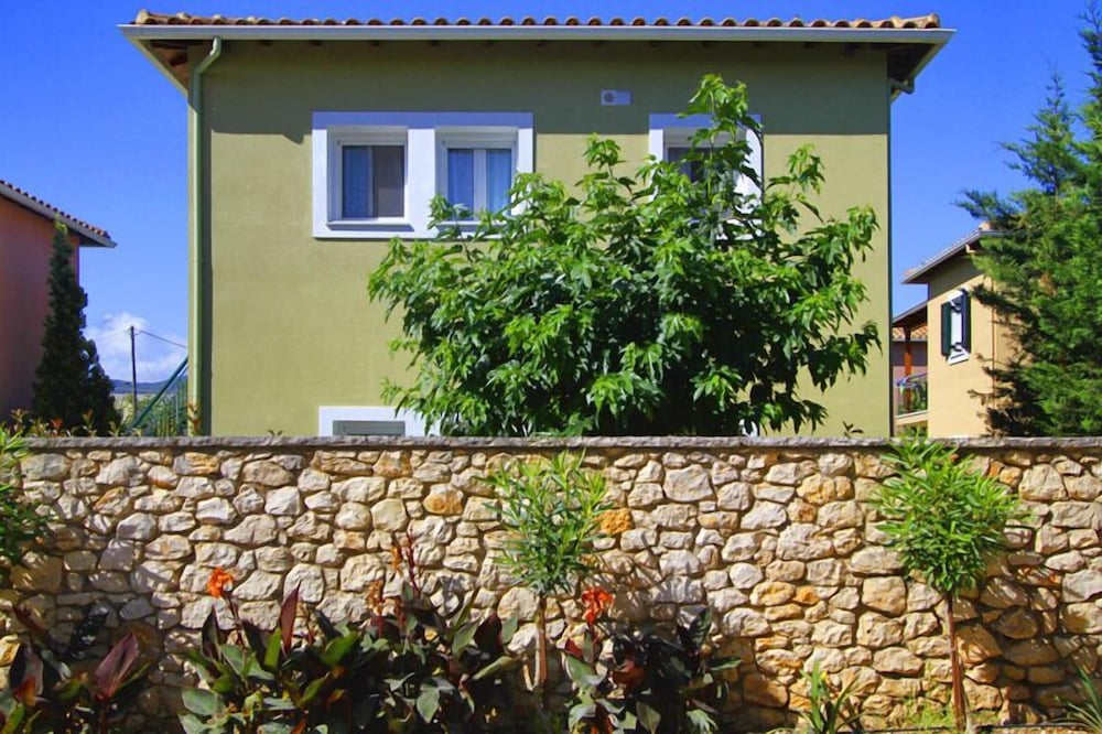 Saint Thomas Village