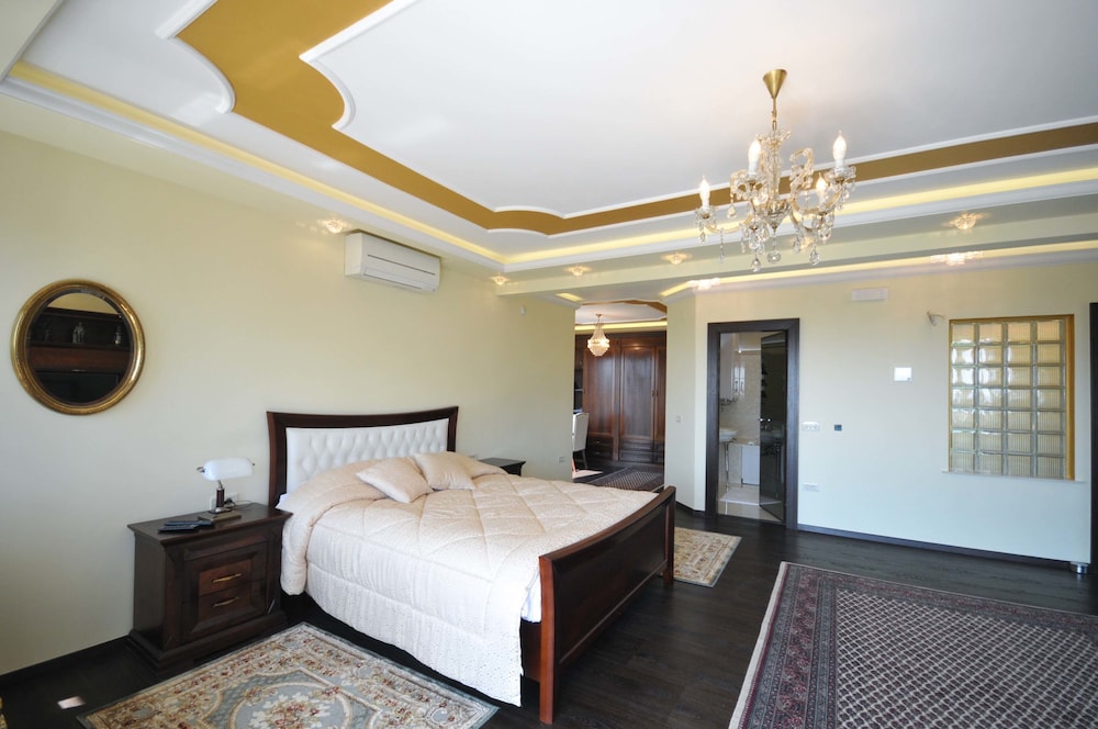 St. George Apartments and Villa with pool