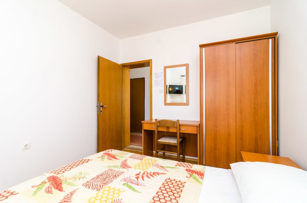 Cina Apartments