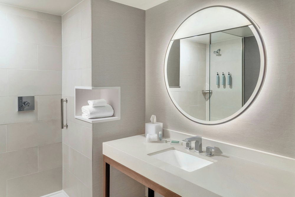 Courtyard By Marriott Sherman