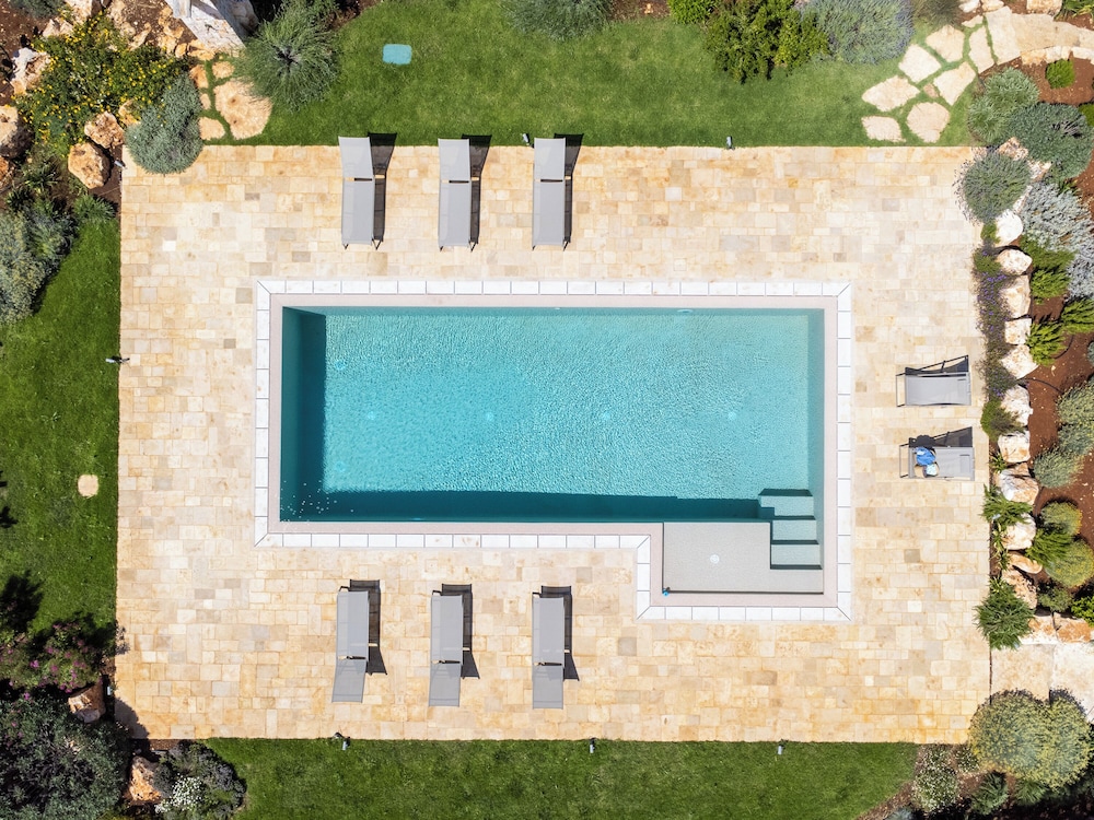 Trullo Pietra Rossa with Pool by Wonderful Italy