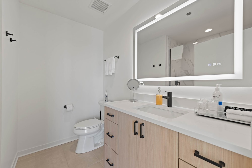 Group Stay 3 Penthouses in the Same Building