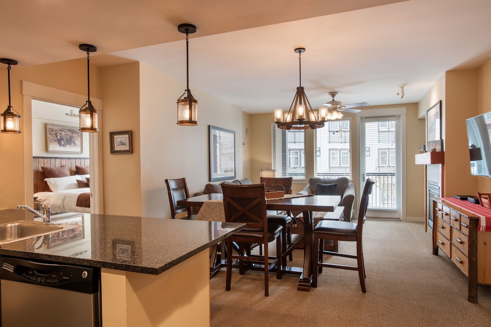 Fraser Crossing/Founders Pointe, Condo  Top Floor Ski-In/Ski-Out (Premium-Rated Condo 3622) - Property Image 10