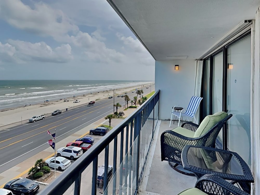 Sunny Sands by Ryson Vacation Rentals
