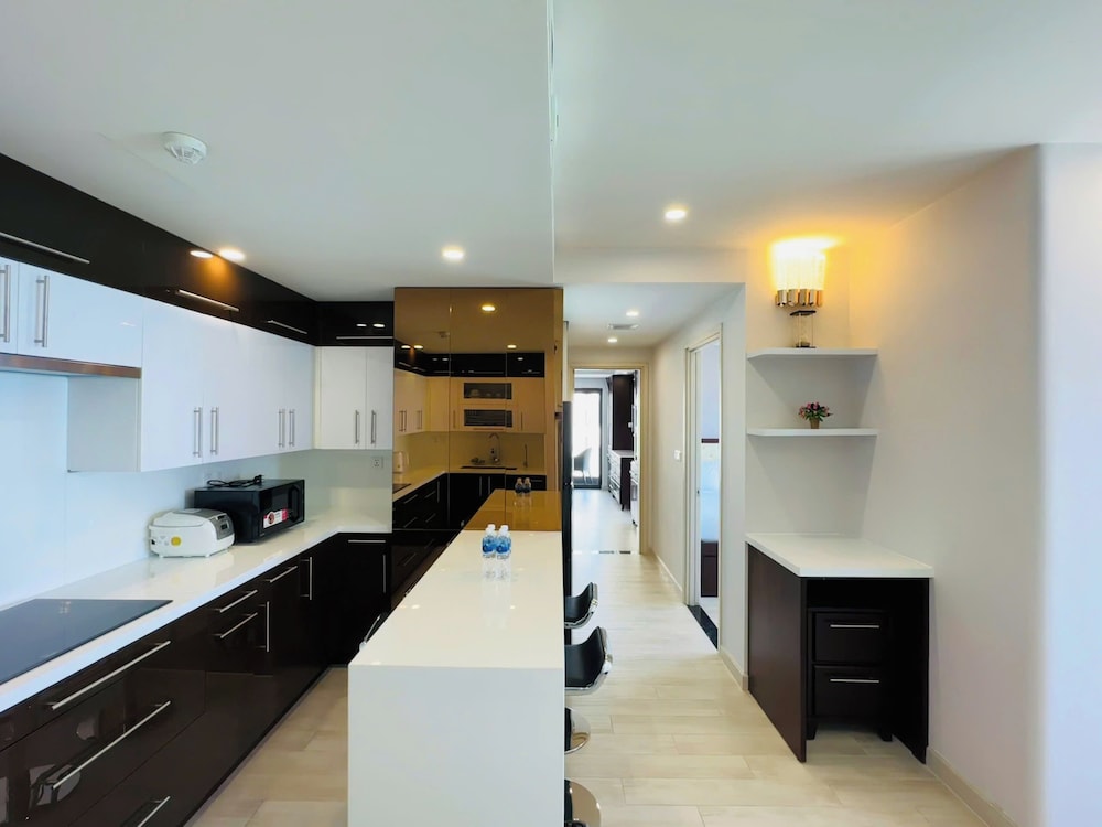 Gold Coast Balcony Serviced Apartment