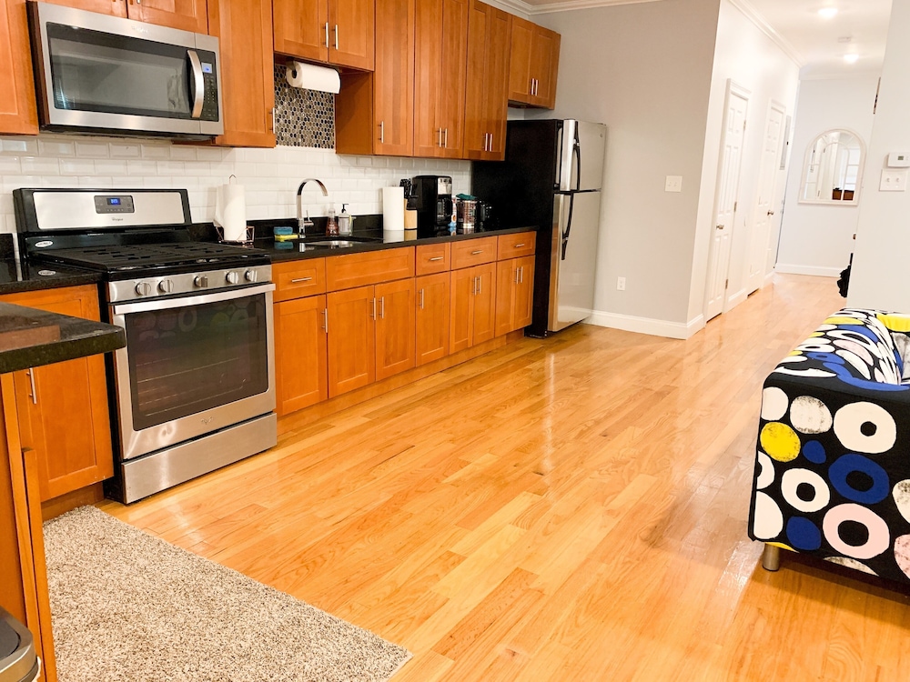 Stunning 3bd/3ba in Jamaica Plain Near the Trains #2 photo 2
