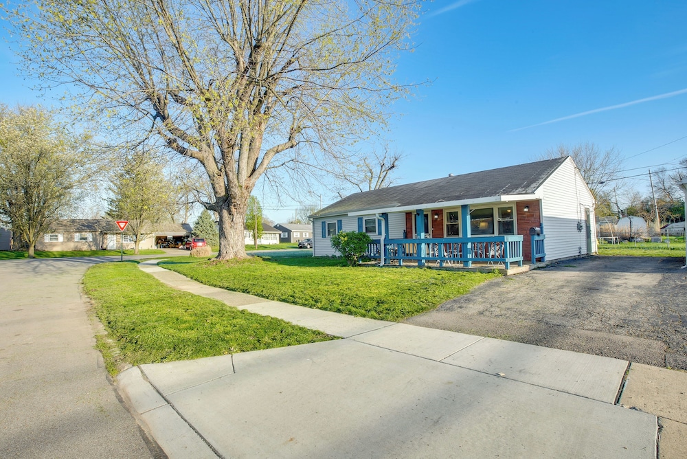 7 Mi to Dtwn Dayton: Home in Kettering w/ Yard