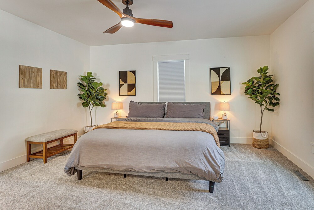 3 Mi to Downtown Youngstown: Updated Apartment