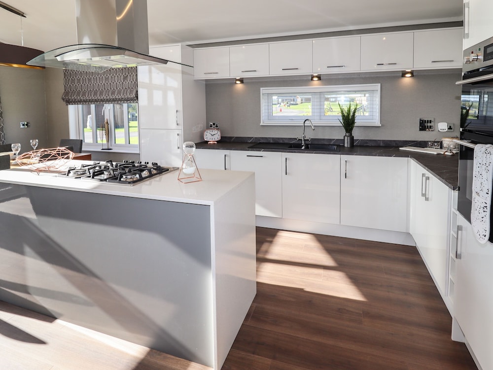 28 Delamere Point