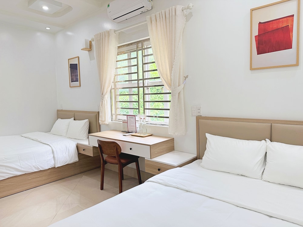 RAW Hostel - Tour & Motorbikes Rental