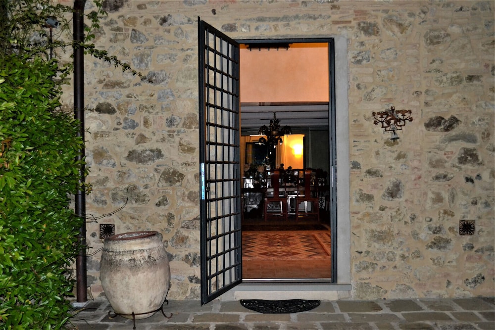 Villa Close to Florence, Hot Tub & Breathtaking View view 4