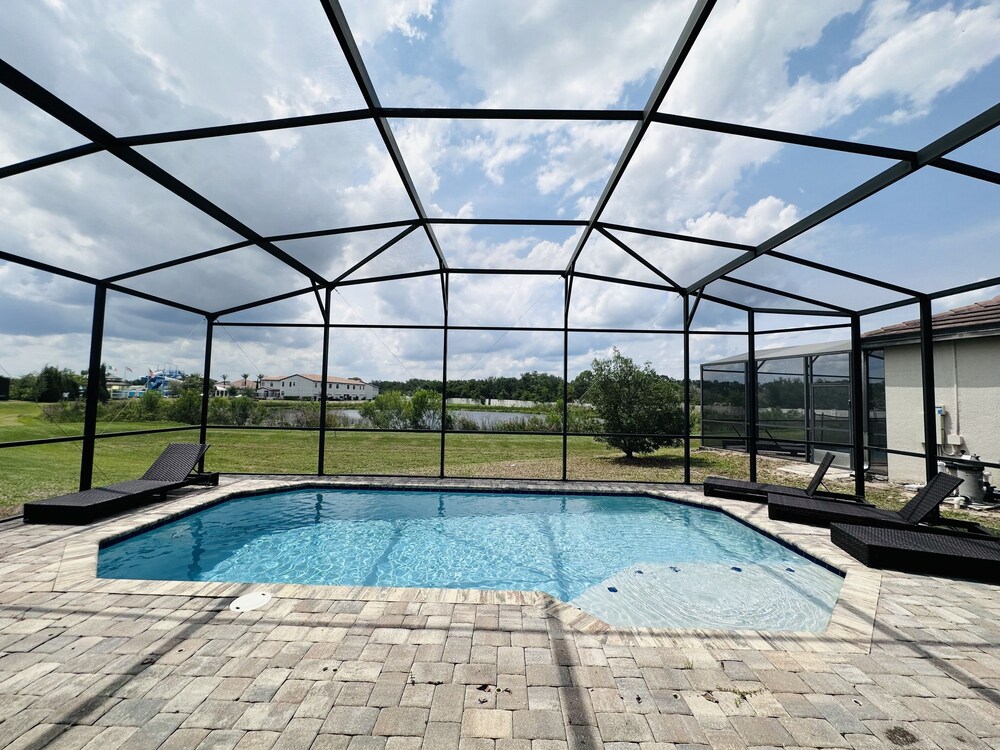 Balmoral Resort-167cc 4 Bedroom Home by RedAwning view 2