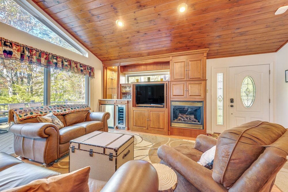 Arrowhead Lake Retreat w/ Dock + Pool Access!