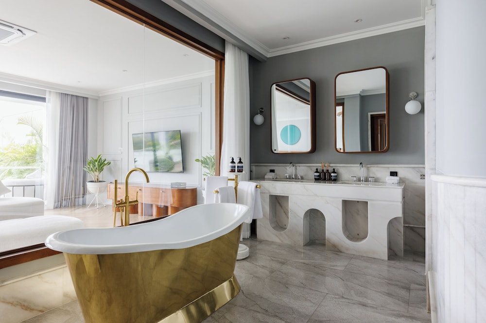 Mayfair Place