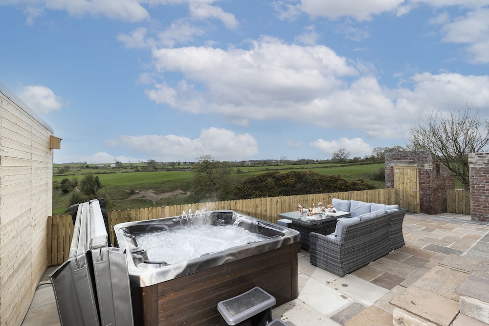 HC Property - The Hideaway at Watergate Eye view 4