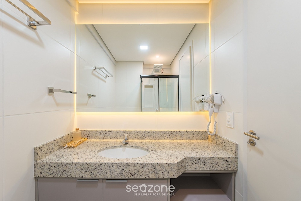 Apartments in a Building With a Pool 800m From the Beach in Salvador - EDF