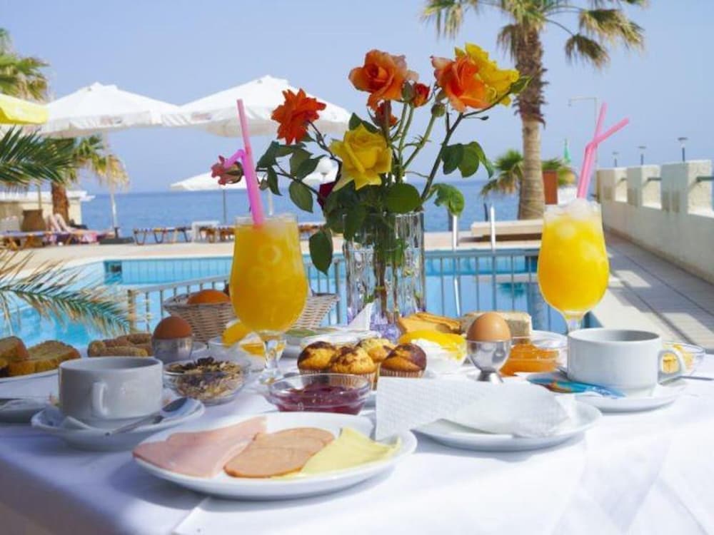 Apartment for Five, Swimming Pool, Near the Beach view 2