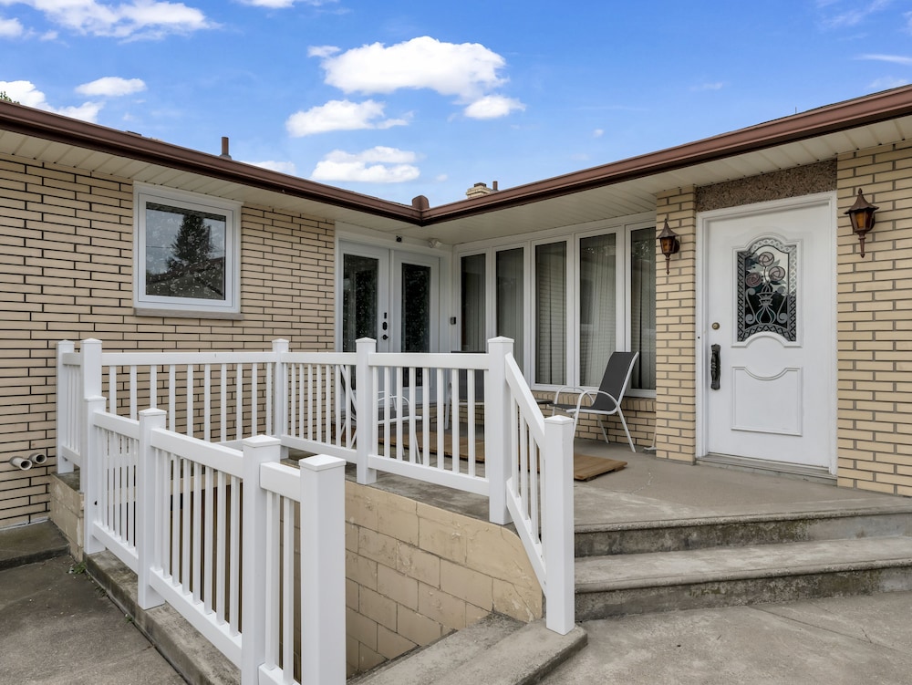 Park Bungalow #4 - Seacliff Beach Suites