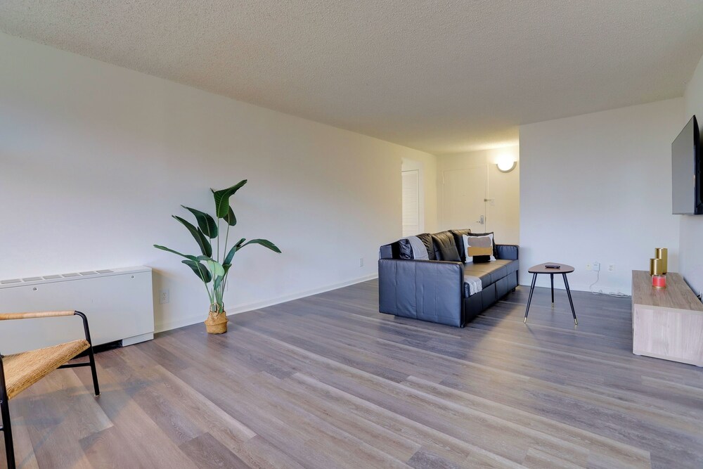 Stay with Comfort in Crystal City
