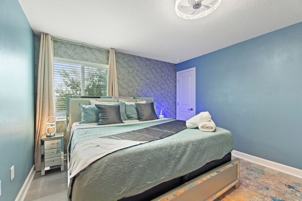 Wonderland Sleeps 14 Free Waterparks and South Facing Pool