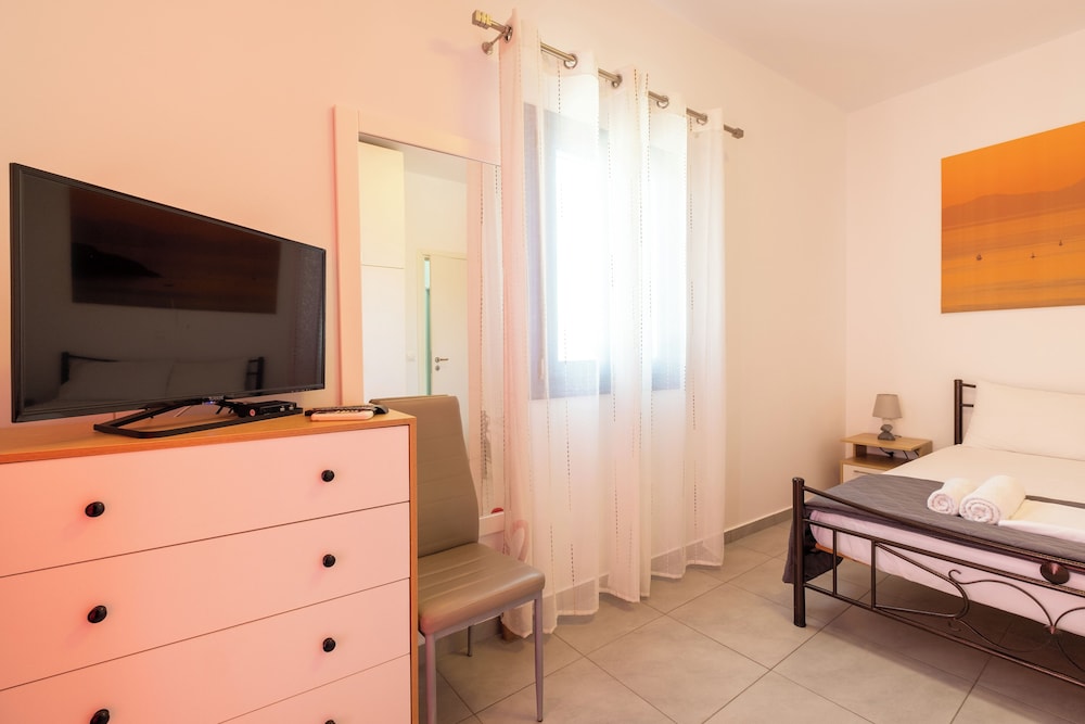 ADELPHI APARTMENTS
