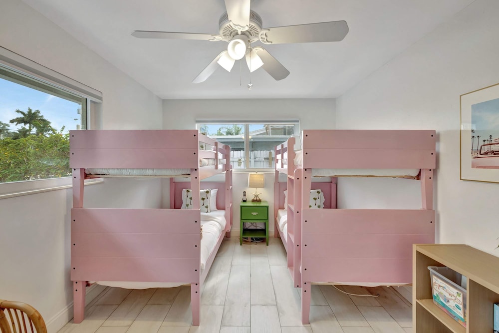 Poolside Paradise Dock & Pool!