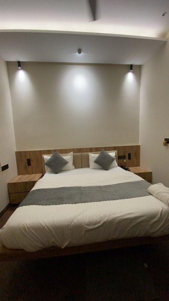 Narrow Gauge Hotel
