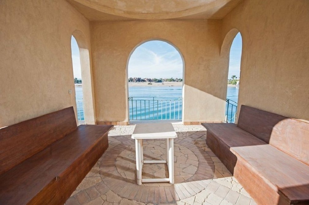 Chic 4-Bedroom White Villa for Rent in El Gouna Egypt