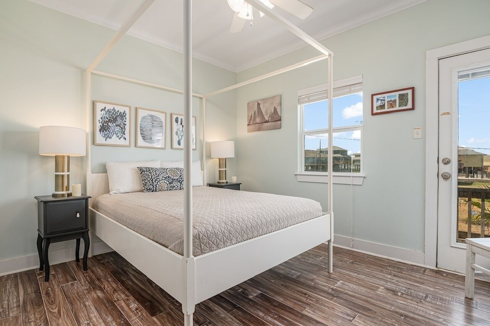 Chillax Inn 3 Bedroom Home by RedAwning