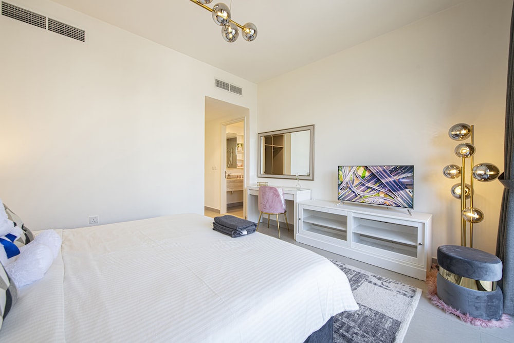 Dubai Hills Bespoke 4 Bedroom Villa