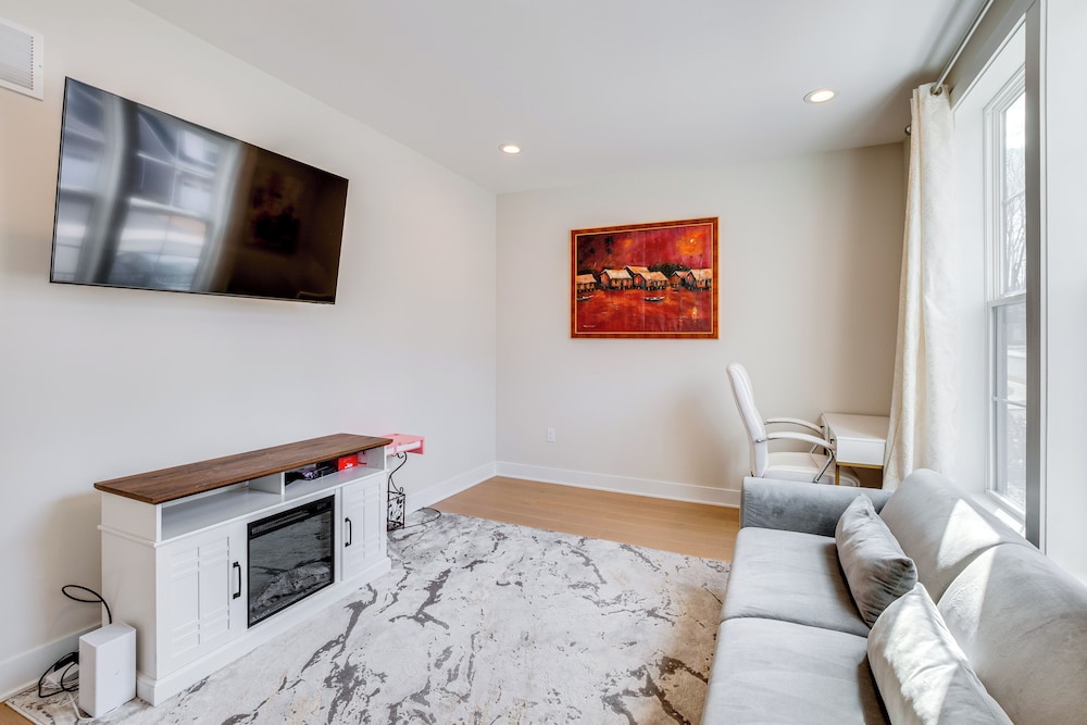 10 Mi to Morristown: Stylish Home Near Trails!