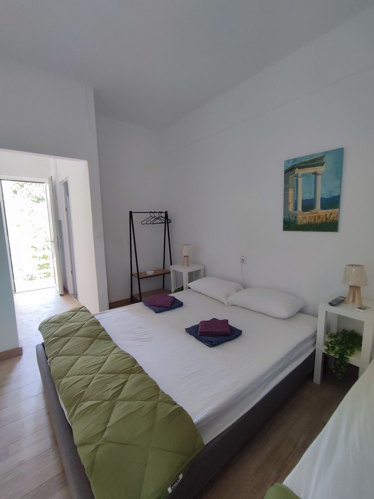 Karavaki Apartments