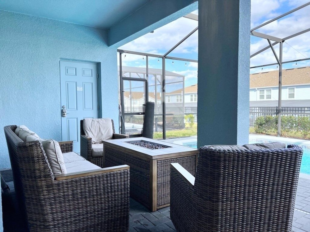 Stunning Themed 7 Bed Pool Home With Theater-3229l 7 Bedroom Home