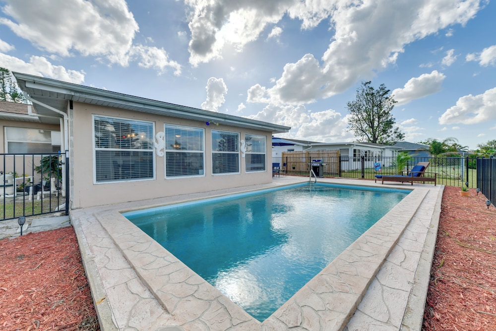 Canal-front Fishing & Pool: North Port Home